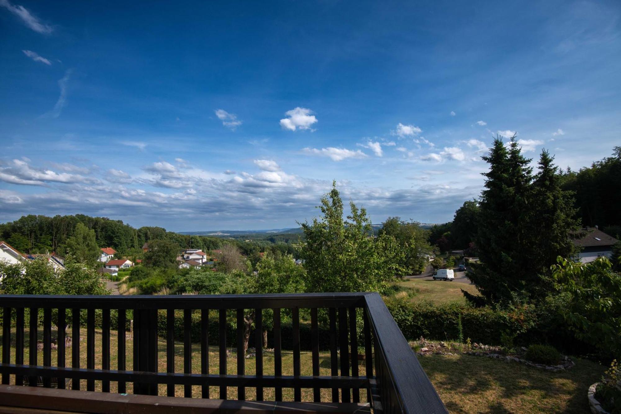 Sonnige Aussicht Villa Losheim Exterior foto